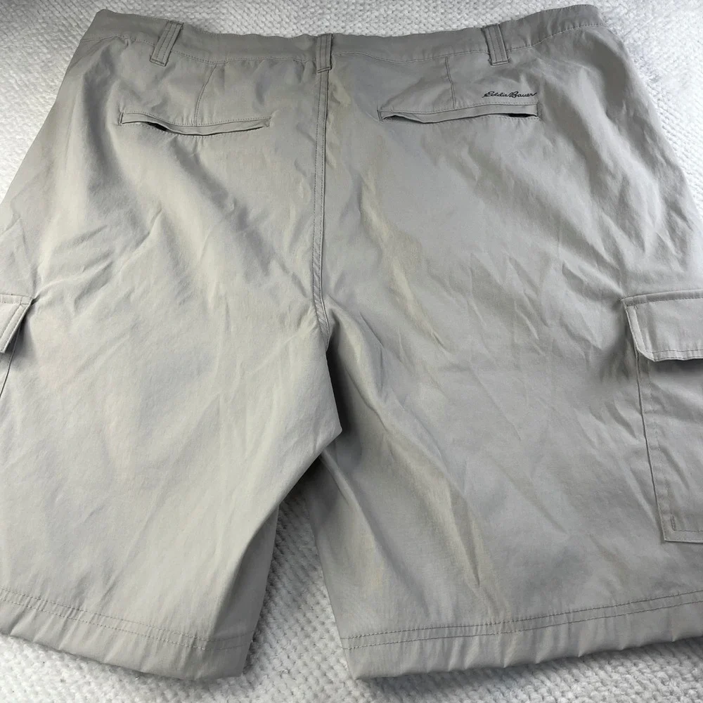 Eddie Bauer Mens Outdoor Cargo Shorts Gray EM41SH319 Size 42 Nylon Spandex‎